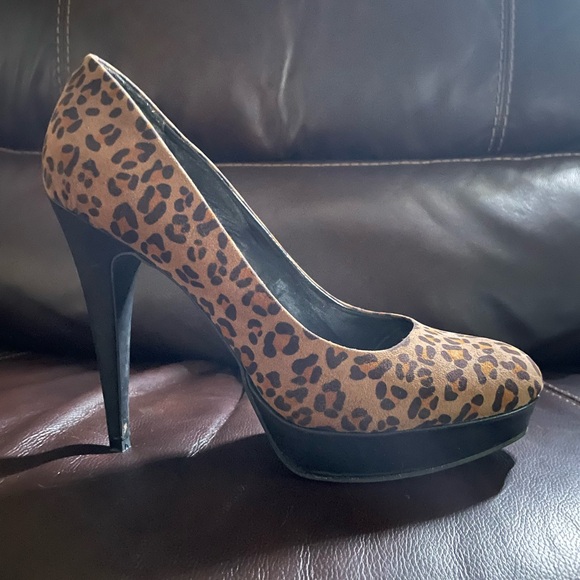 Guess Shoes - Women’s: Guess Animal Print Heels (Size: 11M)